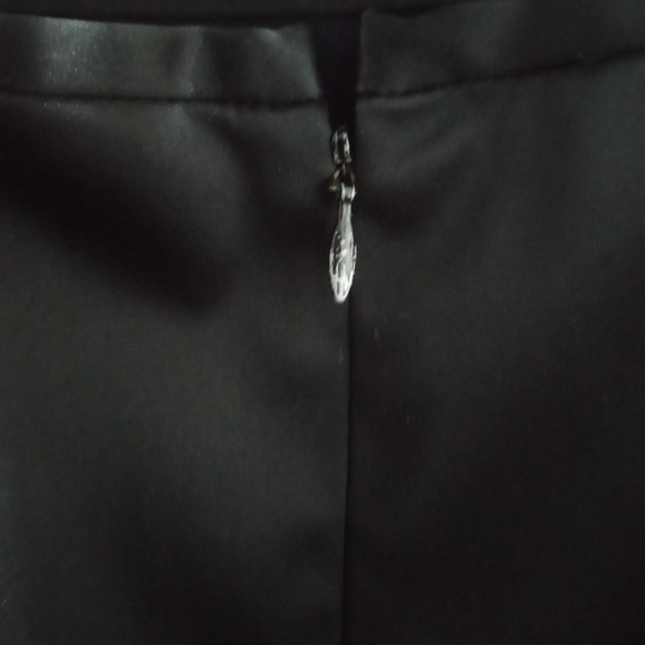 WHBM Size 14 Black pencil skirt. Perfect wardrobe staple. EUC - Picture 4 of 5